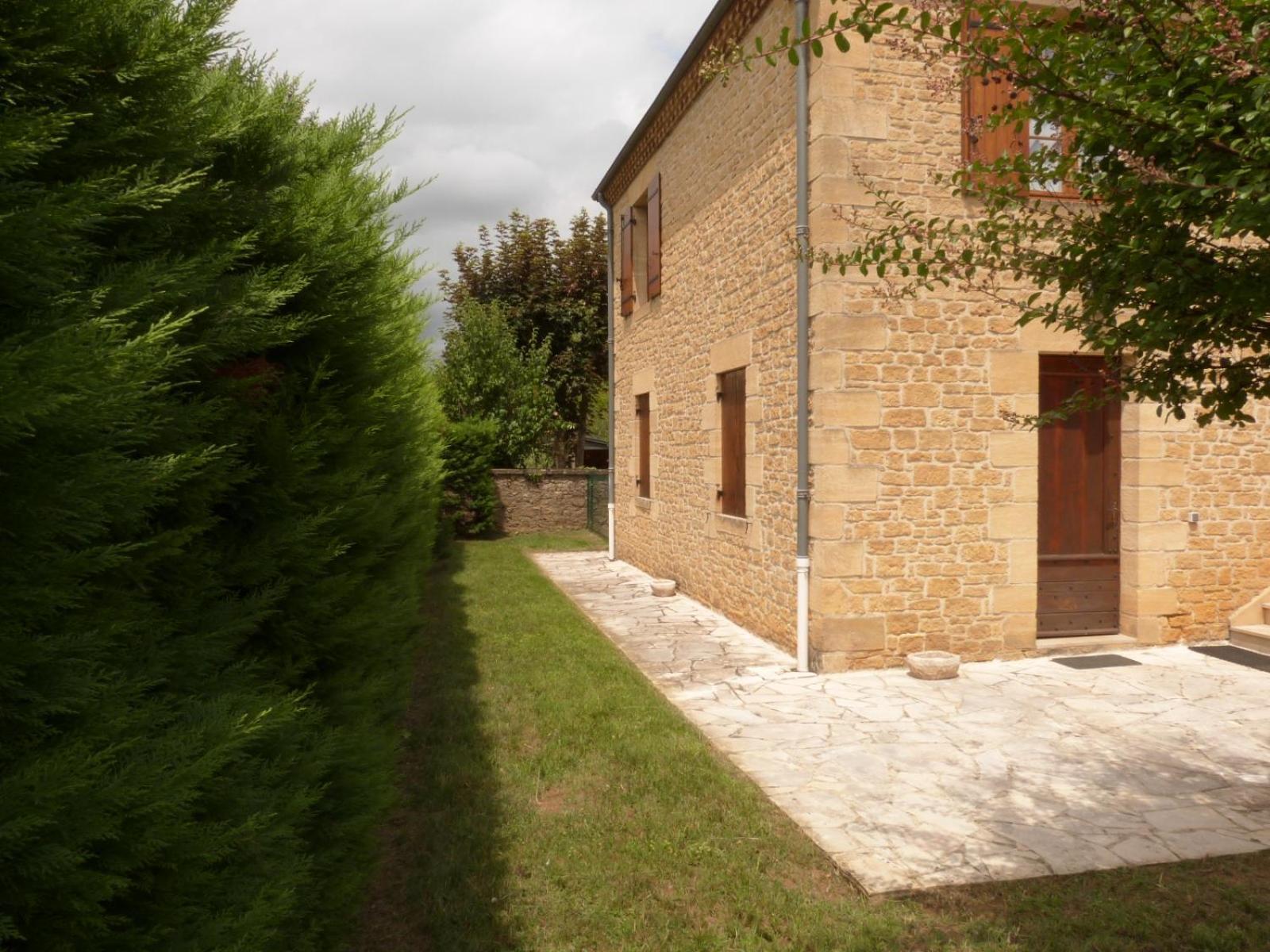 Villa Logement Spacieux Rez-De-Chaussee, Jardin, Stationnement Devant, A 5 Minutes A Pied Du Centre De Sarlat Exterior foto